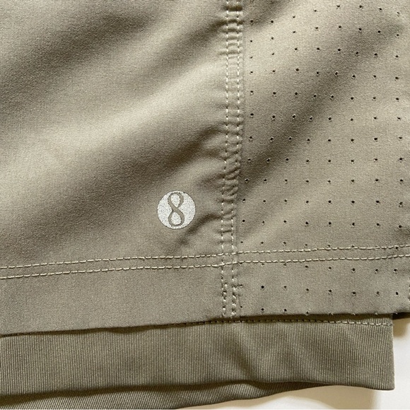 Layer 8 Women's Athleisure Commuter Track Shorts - Picture 4 of 5